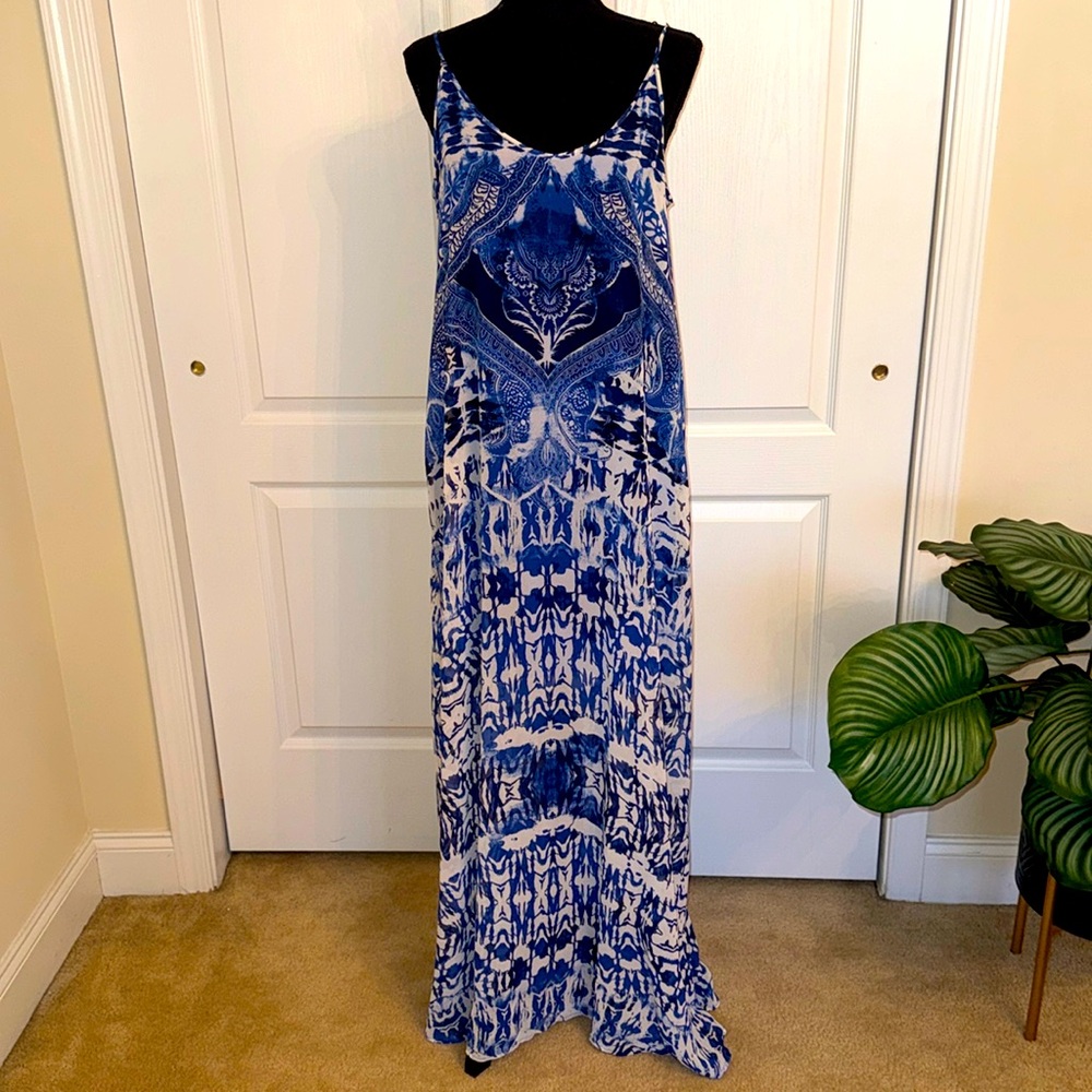 Express Maxi Print Dress 💙🤍